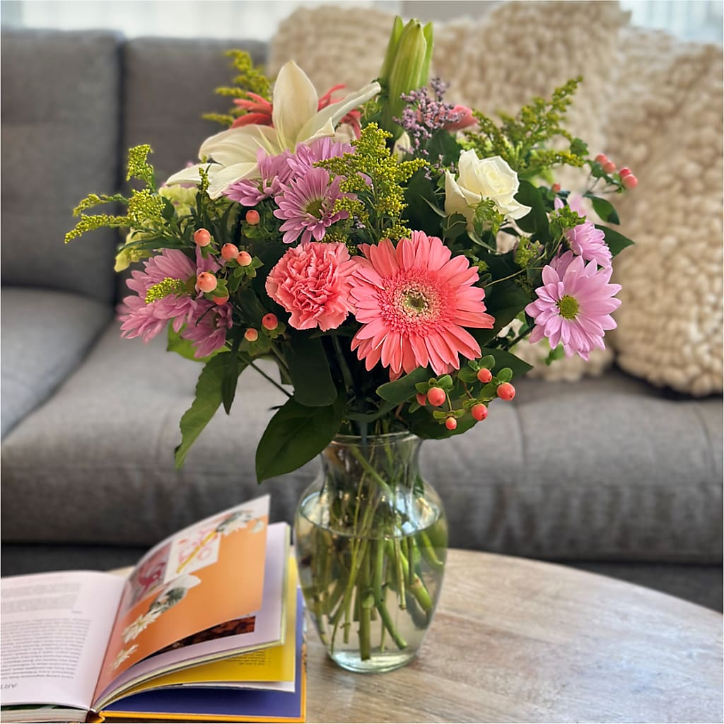 Pastel Tradition - A Florist Original –  Sanford Floral Marketing, Sanford FL